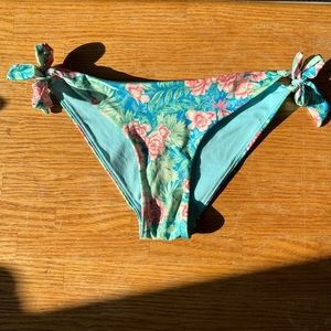 Floral swimsuit bottoms